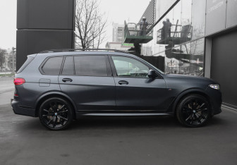 Подержанный автомобиль BMW X7 2020 года (4 фото)
