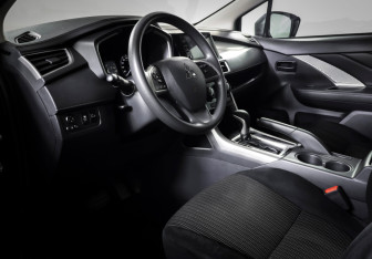 Подержанный автомобиль Mitsubishi Xpander 2023 года (17 фото)