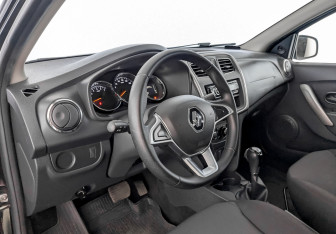 Подержанный автомобиль Renault Logan Sedan 2021 года (16 фото)