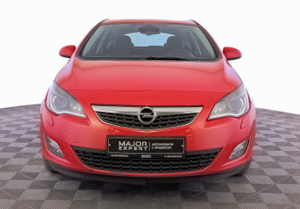 Подержанный автомобиль Opel Astra Hatchback 2012 года (2 фото)