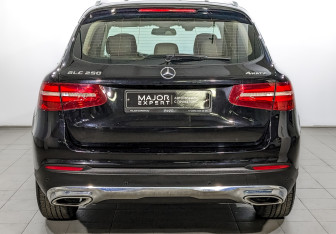 Подержанный автомобиль Mercedes-Benz GLC Coupe 2017 года (6 фото)