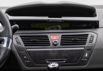 Подержанный автомобиль Citroen C4 Picasso 2007 года (14 фото)