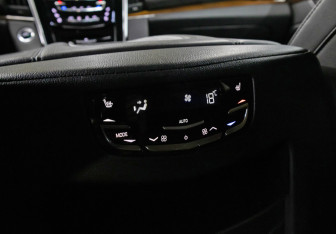 Подержанный автомобиль Cadillac Escalade Suv 2020 года (22 фото)