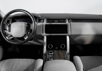 Подержанный автомобиль Land Rover Range Rover 2018 года (12 фото)