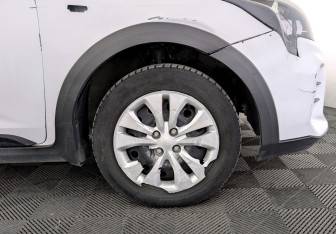 Подержанный автомобиль Kia Rio Hatchback 2021 года (18 фото)