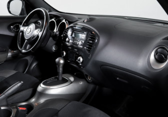 Подержанный автомобиль Nissan Juke 2012 года (9 фото)