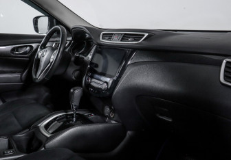 Подержанный автомобиль Nissan X-Trail 2016 года (9 фото)