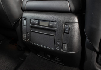 Подержанный автомобиль Infiniti QX80 2018 года (23 фото)