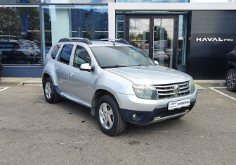 Подержанный автомобиль Renault Duster 2012 года (3 фото)