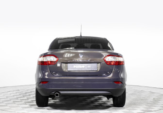 Подержанный автомобиль Renault Fluence 2012 года (6 фото)