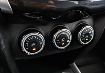 Подержанный автомобиль Citroen C4 Aircross 2014 года (20 фото)