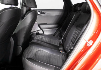 Подержанный автомобиль Kia Ceed Wagon 2021 года (14 фото)