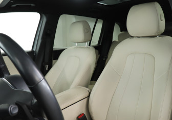 Подержанный автомобиль Mercedes-Benz GLB 2021 года (17 фото)