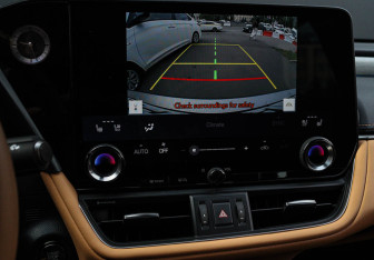 Подержанный автомобиль Lexus ES 2025 года (24 фото)