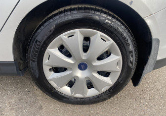 Подержанный автомобиль Ford Focus Wagon 2013 года (11 фото)