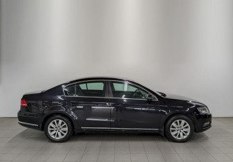 Подержанный автомобиль Volkswagen Passat Sedan 2012 года (4 фото)