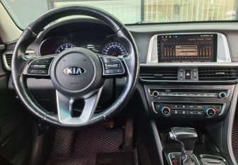 Подержанный автомобиль Kia Optima Sedan 2019 года (13 фото)