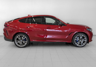 Подержанный автомобиль BMW X6 2021 года (4 фото)