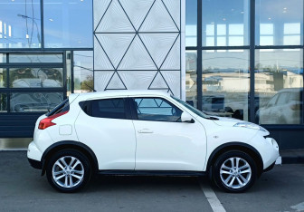 Подержанный автомобиль Nissan Juke 2011 года (4 фото)