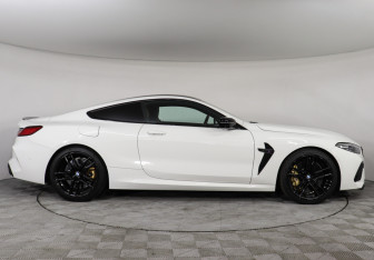 Подержанный автомобиль BMW M8 Coupe 2019 года (6 фото)