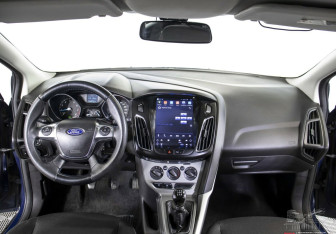 Подержанный автомобиль Ford Focus Wagon 2012 года (8 фото)