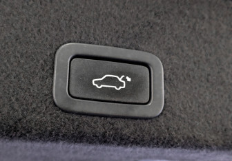 Подержанный автомобиль Volvo XC60 2016 года (26 фото)