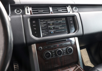 Подержанный автомобиль Land Rover Range Rover 2014 года (18 фото)