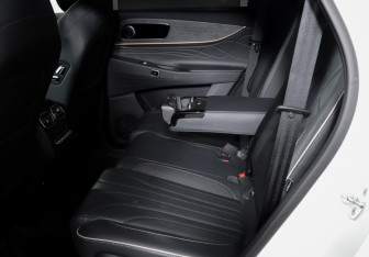 Подержанный автомобиль Jaecoo J8 2024 года (10 фото)