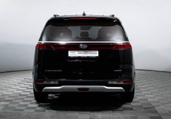 Подержанный автомобиль Kia Carnival 2021 года (6 фото)