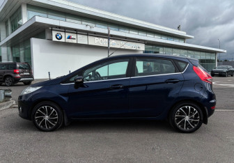 Подержанный автомобиль Ford Fiesta Hatchback 2012 года (8 фото)