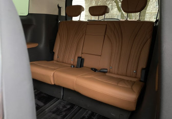 Подержанный автомобиль Hongqi HQ9 2022 года (11 фото)