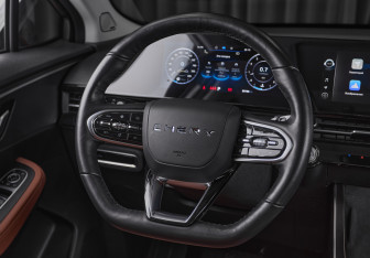 Подержанный автомобиль Omoda C5 2022 года (16 фото)