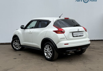 Подержанный автомобиль Nissan Juke 2013 года (7 фото)