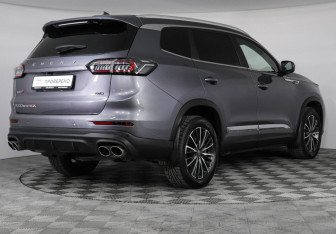 Подержанный автомобиль Chery Tiggo 8 Pro Max 2022 года (5 фото)