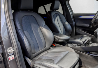 Подержанный автомобиль BMW X2 2020 года (23 фото)