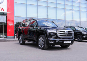 Новый Toyota Land Cruiser Suv 2025 (3 фото)