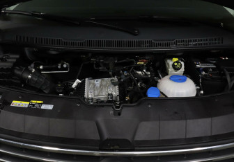 Подержанный автомобиль Volkswagen Multivan 2022 года (6 фото)