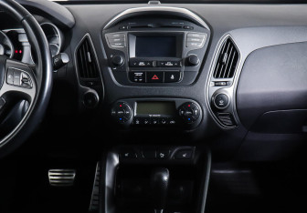Подержанный автомобиль Hyundai ix35 2014 года (15 фото)