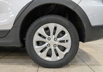 Подержанный автомобиль Kia Rio Hatchback 2021 года (12 фото)