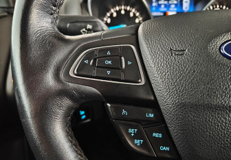 Подержанный автомобиль Ford Focus Hatchback 2017 года (14 фото)