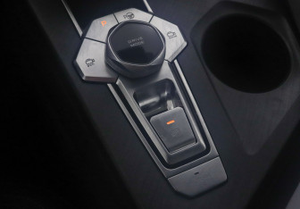 Подержанный автомобиль Changan UNI-V 2023 года (18 фото)