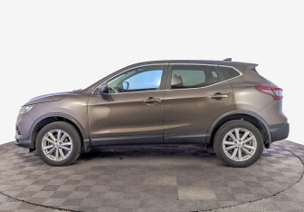 Подержанный автомобиль Nissan Qashqai 2021 года (8 фото)