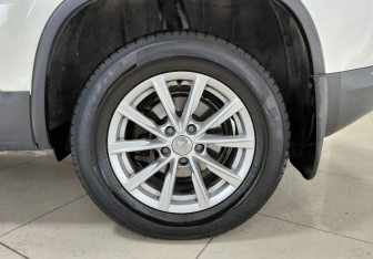 Подержанный автомобиль Volkswagen Tiguan 2012 года (9 фото)