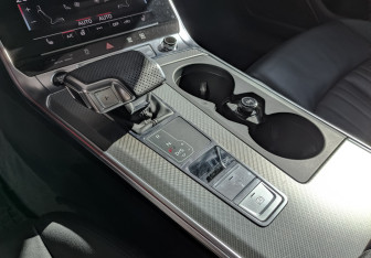 Подержанный автомобиль Audi A6 Sedan 2021 года (30 фото)