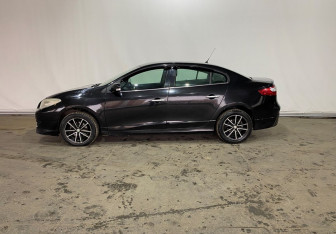 Подержанный автомобиль Renault Fluence 2012 года (8 фото)