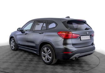 Подержанный автомобиль BMW X1 2017 года (7 фото)