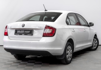 Подержанный автомобиль Skoda Rapid Liftback 2019 года (5 фото)
