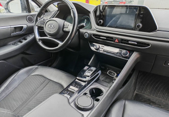 Подержанный автомобиль Hyundai Sonata 2019 года (10 фото)