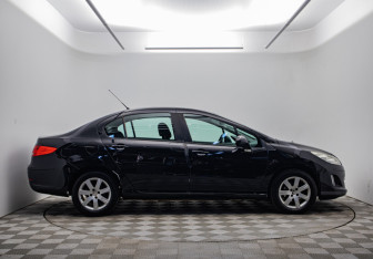 Подержанный автомобиль Peugeot 408 2013 года (4 фото)