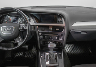 Подержанный автомобиль Audi A4 Sedan 2013 года (14 фото)